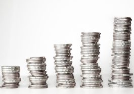 Money, coins, stack — ETFs in DK: Leveraging Global Opportunities with Strategic Trading Techniques