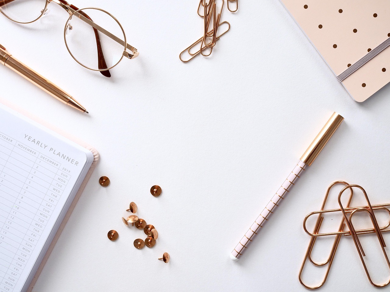 Notebook, desk, paper — "Experience Flexibility and Liquidity in the World of Forex Trading"