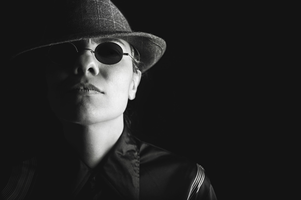Man, hat, glasses — MetaTrader 4 Online Offers Flexibility With Full Features